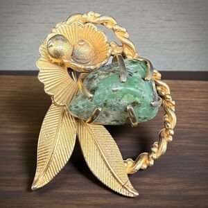 Vintage BSK 1960s Gold Tone Green Jadeite Stone Brooch Pin Textured Leaves 2”